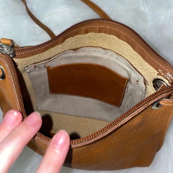 ROOTS Leather Crossbody Bag - Picture 5 of 5